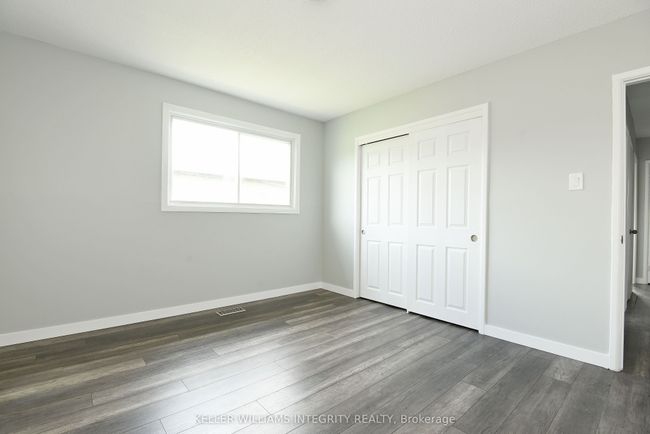 384 Tremblay Rd, Home with 5 bedrooms, 2 bathrooms and 6 parking in Ottawa ON | Image 11