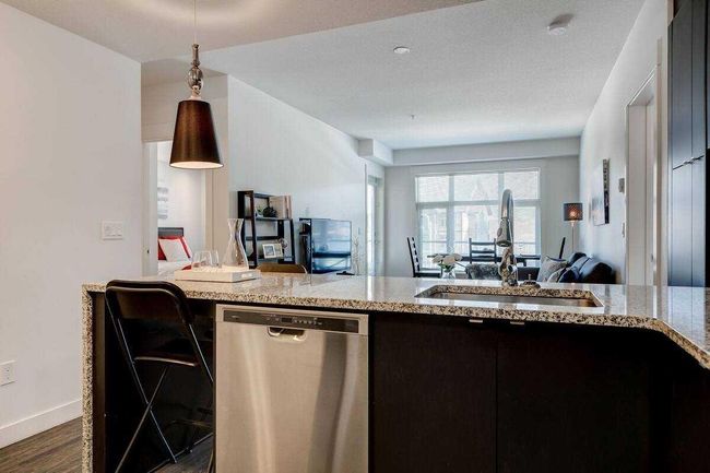 104 - 15 Aspenmont Heights Sw, Home with 2 bedrooms, 2 bathrooms and 1 parking in Calgary AB | Image 8