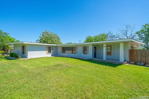 132 Rilla Vista Dr, San Antonio, TX, 78216-7630 | Card Image