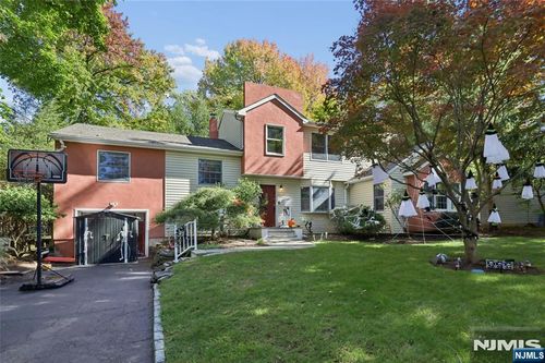 442 11th St, Cresskill, NJ, 07626-1244 | Card Image