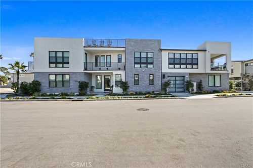 208 Ocean Pl, Seal Beach, CA, 90740-5040 | Card Image