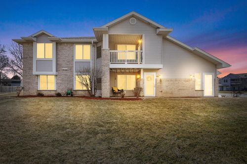 6940 S Rolling Meadows Court, Oak Creek, WI, 53154 | Card Image