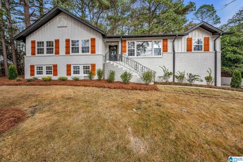 2116 Vestridge Dr, Vestavia, AL, 35216-3323 | Card Image