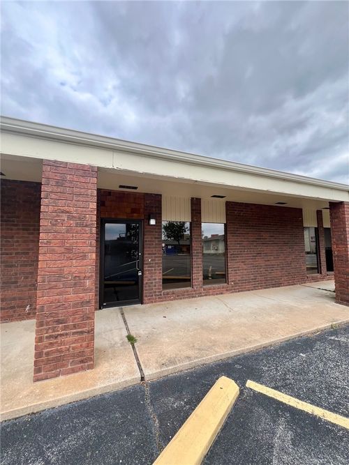 5-210 S Thompson St, Springdale, AR, 72764-4261 | Card Image