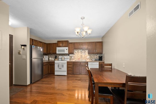 APT-201 - 3600 S Gateway Blvd, Condo with 2 bedrooms, 1 bathrooms and null parking in Sioux Falls SD | Image 5