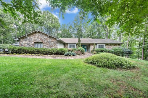 4921 Hunting Hills Dr, Roanoke, VA, 24018-8630 | Card Image