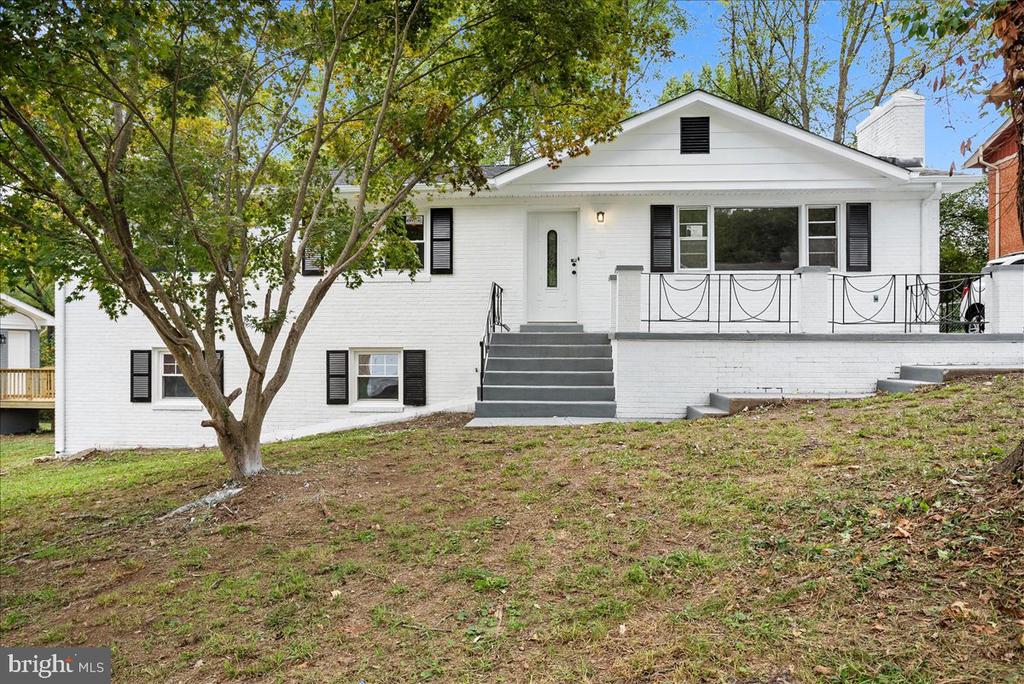 Briarcliff Dr, Clinton, MD 20735