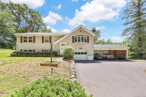 640 Lydall St, Manchester, CT, 06042-2472 | Card Image