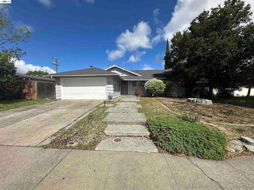 378 Acacia St, Fairfield, CA, 94533-3766 | Card Image