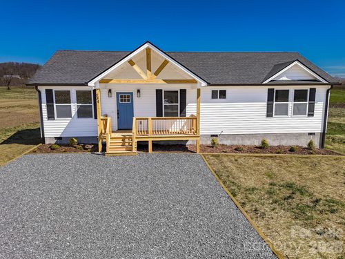 634 Beehive Rd, Hendersonville, NC, 28792-5662 | Card Image