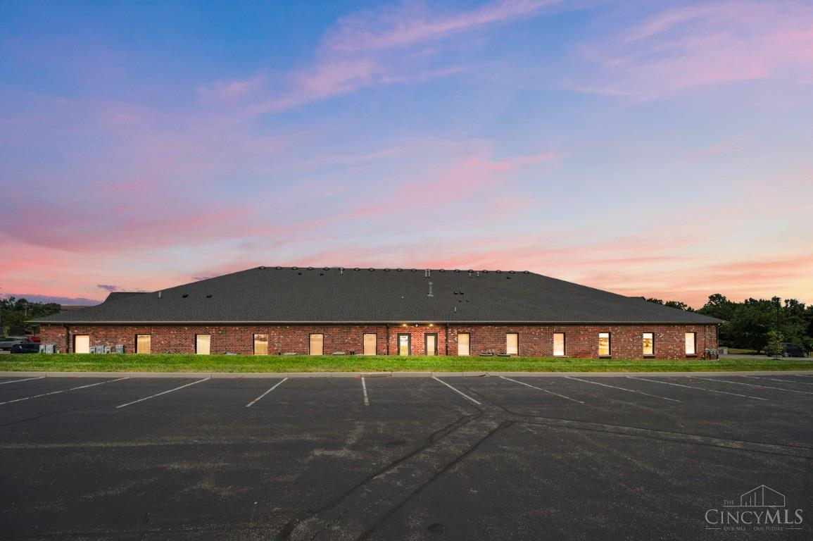 7927 E Kemper Rd, Cincinnati, OH 45249