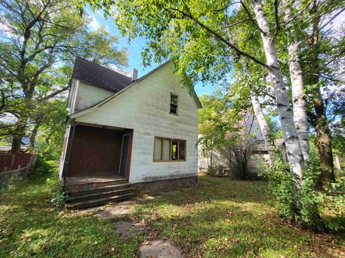 111 Carrie Ave, Eveleth, MN, 55734-1507 | Card Image