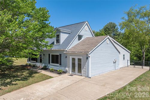 20 Lionel Pl, Asheville, NC, 28806-2042 | Card Image