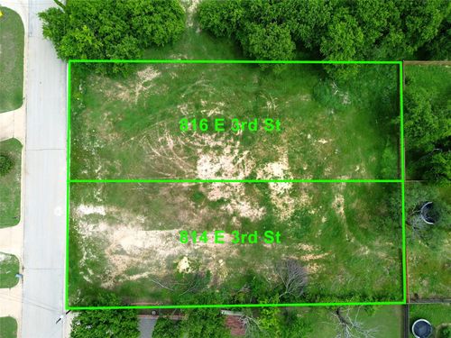 814 E 3rd St, Weatherford, TX, 76086-2151 | Card Image