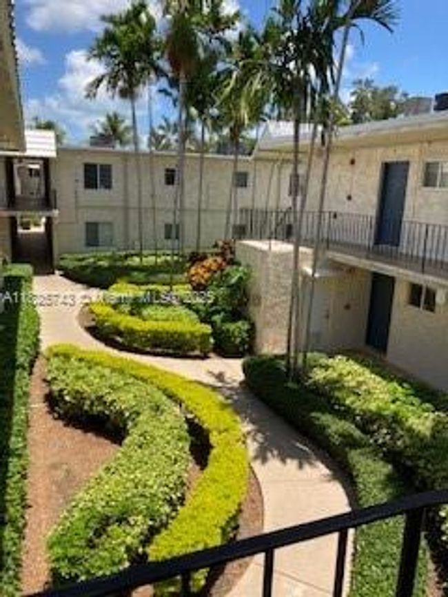 APT-21 - 8603 Sw 68 Th Ct, Condo with 2 bedrooms, 1 bathrooms and null parking in Pinecrest FL | Image 14