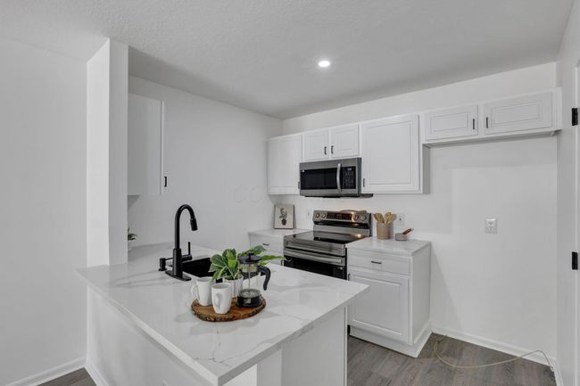 216 Brueghel, Condo with 2 bedrooms, 3 bathrooms and null parking in Blacklick OH | Image 8