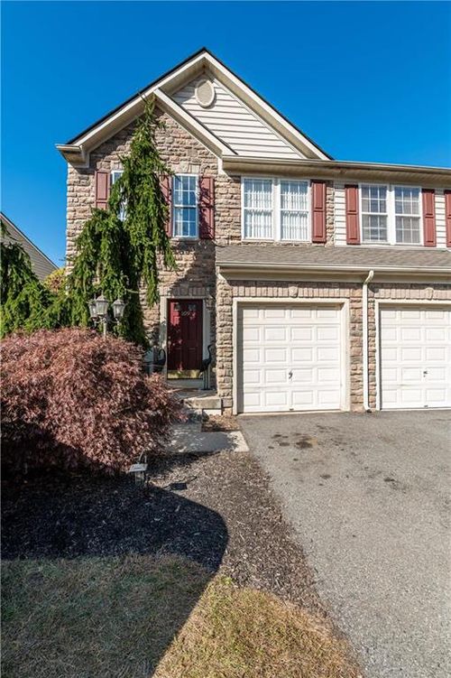 109 Knollwood Drive, Williams Twp, PA, 18042 | Card Image