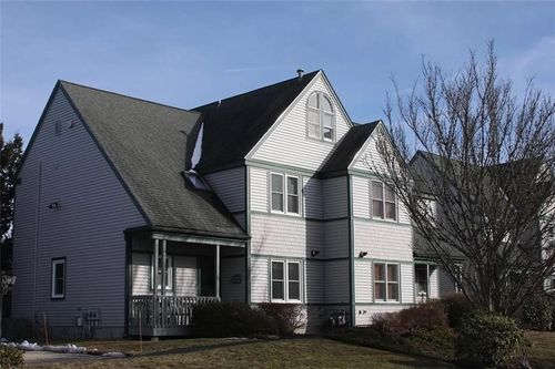 70-70 Houston Ave, Newport, RI, 02840-3916 | Card Image