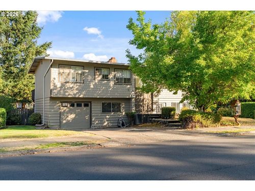12055 Sw Bruce Ln, Beaverton, OR, 97008-5226 | Card Image