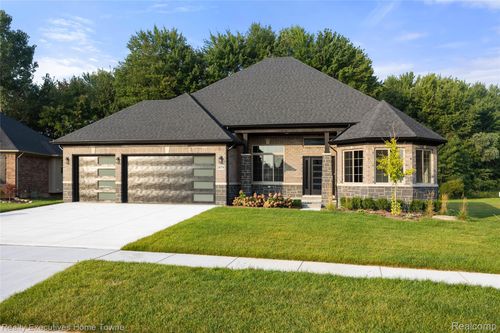 54161 Carrigan Dr, New Baltimore, MI, 48047-5866 | Card Image