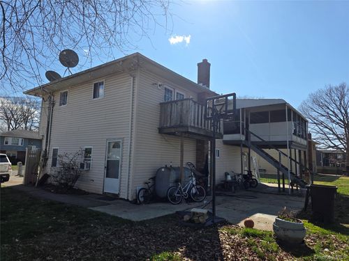 51 Madison Ave, Amityville, NY, 11701-1825 | Card Image