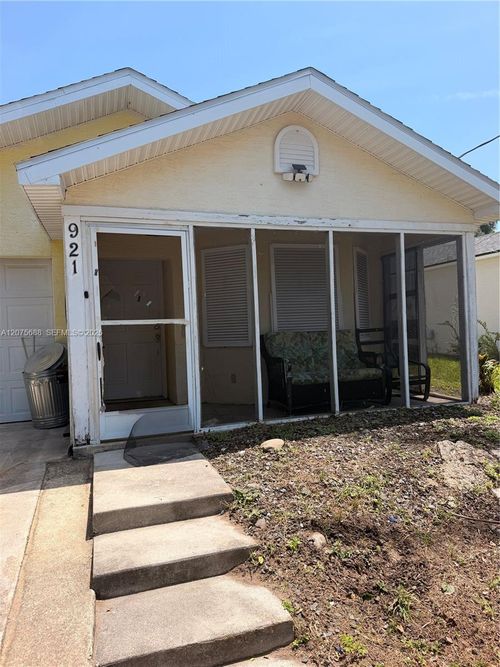 921 Redwood St, DAYTONA BEACH, FL, 32117-4571 | Card Image