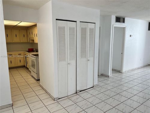 7k-1750 James Ave, Miami Beach, FL, 33139-7537 | Card Image