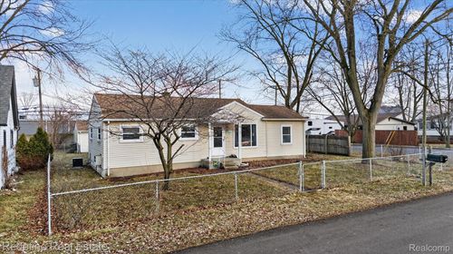 1517 Lillian St, Westland, MI, 48186-4973 | Card Image