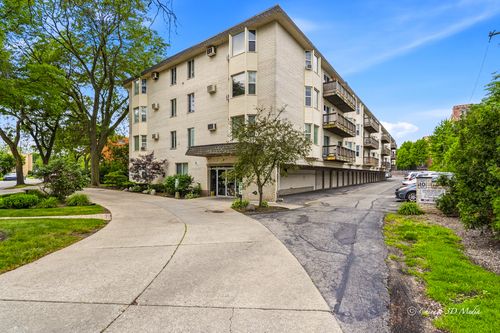 312-8232 Niles Center Rd, Skokie, IL, 60077-2597 | Card Image