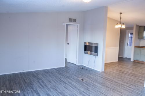 4217 Skyline Drive, Knoxville, TN, 37914 | Card Image