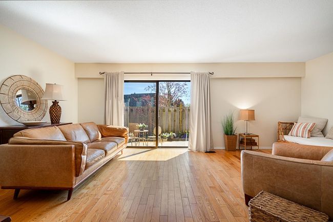 1116 Premier St, Townhouse with 4 bedrooms, 3 bathrooms and 3 parking in North Vancouver BC | Image 10
