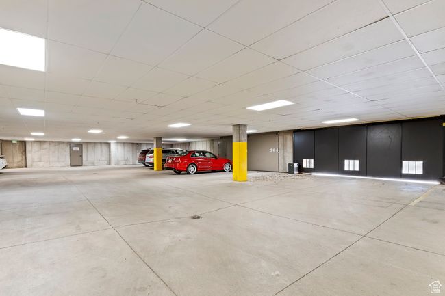2 Parking spaces | Image 25