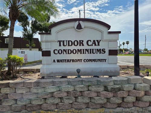 k104-9004 Tudor Dr, TAMPA, FL, 33615-3750 | Card Image