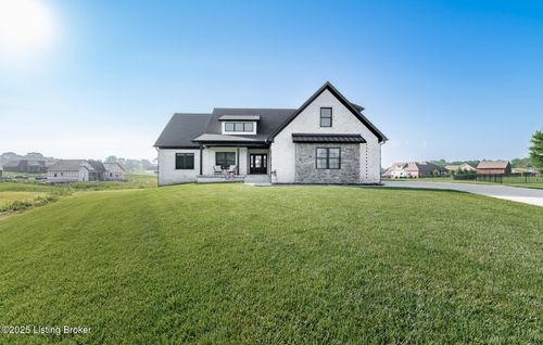 121 Liam Ct, Shepherdsville, KY, 40165-8982 | Card Image