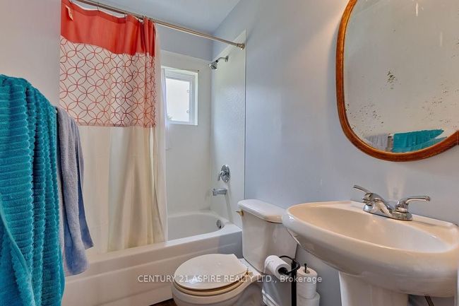BATHROOM | Image 11