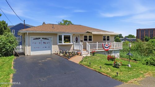 27 W 1st St, Keyport, NJ, 07735-1010 | Card Image