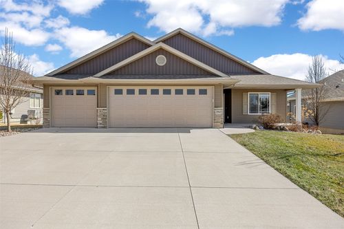 3965 Peridot Dr, Marion, IA, 52302-8826 | Card Image