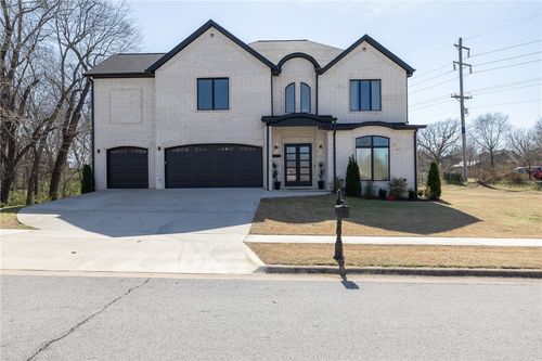 4281 W American Dr, Fayetteville, AR, 72704-6070 | Card Image