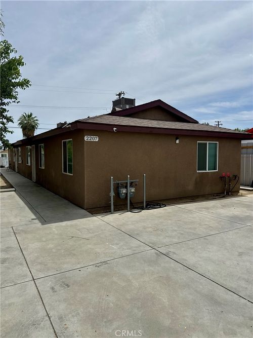 2207 Monterey, Bakersfield, CA, 93306 | Card Image