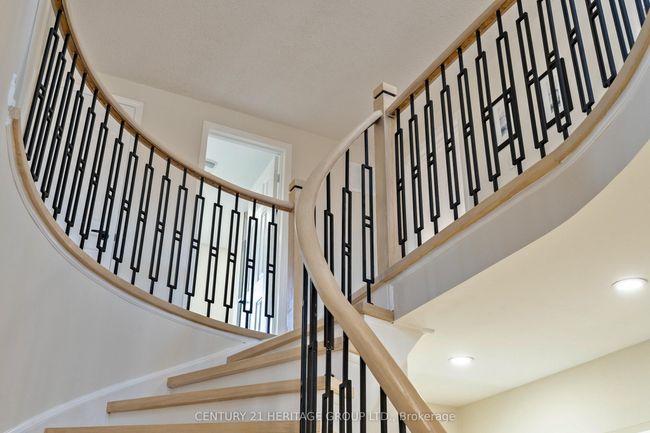 92 East Ave, House other with 4 bedrooms, 3 bathrooms and 2 parking in Scarborough ON | Image 24