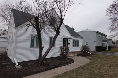 3118 Martin Ave, Melrose Park, IL, 60164-1055 | Card Image