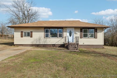 912 E 5th St, Cushing, OK, 74023-4502 | Card Image