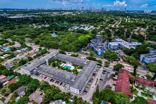 23c-15610 Ne 6th Ave, Miami, FL, 33162-5274 | Card Image