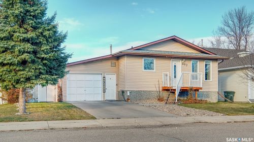 807 Pleasant Valley Road, Rosetown, SK, S0L2V0 | Card Image