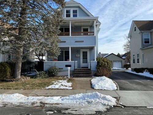 b-32 Prairie Ave, Suffern, NY, 10901-6231 | Card Image