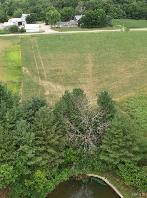664 Rinderer Rd, Highland, IL, 62249-4428 | Card Image
