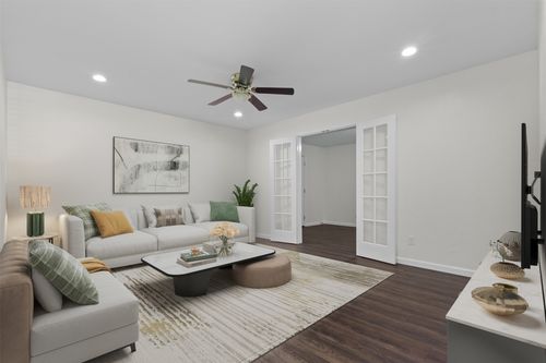 910 Waikiki Dr, Garland, TX, 75043-2623 | Card Image