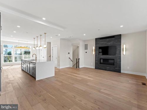 2015 Tysons Ridgeline Rd, FALLS CHURCH, VA, 22043-2617 | Card Image