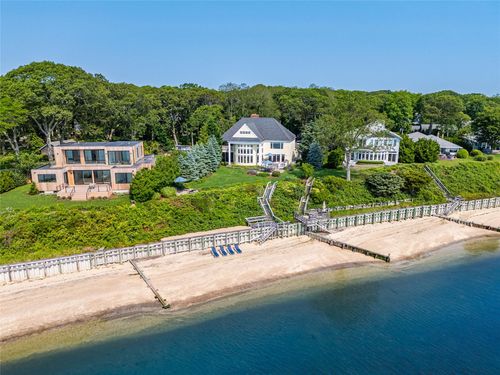 4510 Peconic Bay Blvd, Laurel, NY, 11948-1830 | Card Image