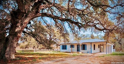 149 S Carroll St, Poth, TX, 78147-0570 | Card Image